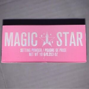 Jeffree Star sitting powder